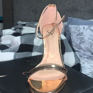 Windsor size 8 color rose gold never worn :